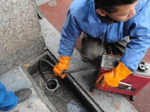 毛道乡疏通下水道