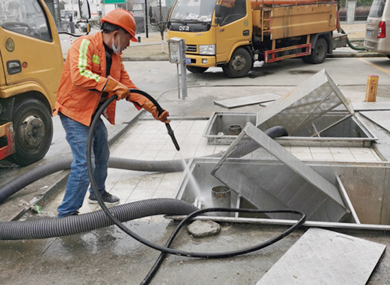 毛道乡隔油池清理